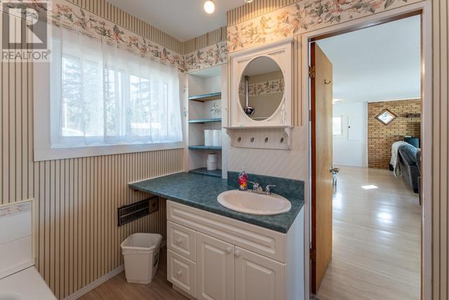 54665 Jardine Road, House detached with 2 bedrooms, 2 bathrooms and null parking in Bulkley Nechako F BC | Image 20