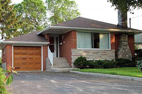 24 Harnish Cres, House detached with 3 bedrooms, 3 bathrooms and 5 parking in Toronto ON | Image 1