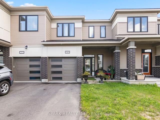 585 Catleaf Row, House attached with 3 bedrooms, 3 bathrooms and 2 parking in Ottawa ON | Image 1