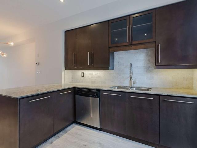 th36 - 99 The Queensway, Townhouse with 3 bedrooms, 2 bathrooms and 1 parking in Toronto ON | Image 23