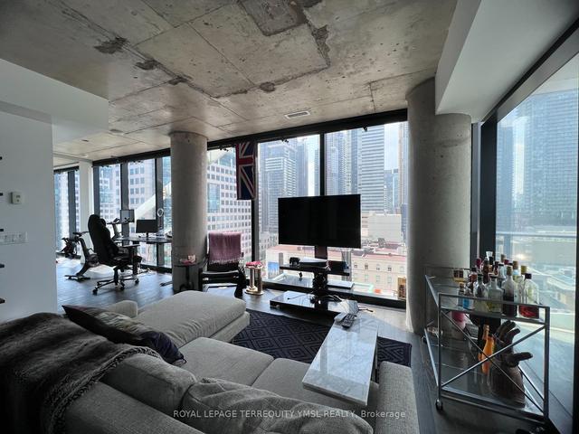 1001 - 224 King St W, Condo with 1 bedrooms, 1 bathrooms and 0 parking in Toronto ON | Image 4