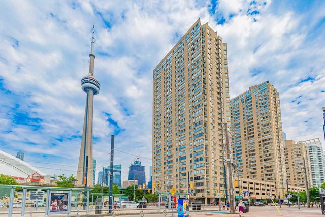 2403 - 270 Queens Quay W, Condo with 1 bedrooms, 1 bathrooms and 1 parking in Toronto ON | Image 1