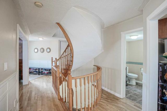 103 Hibbard Dr, House detached with 5 bedrooms, 3 bathrooms and 6 parking in Ajax ON | Image 2