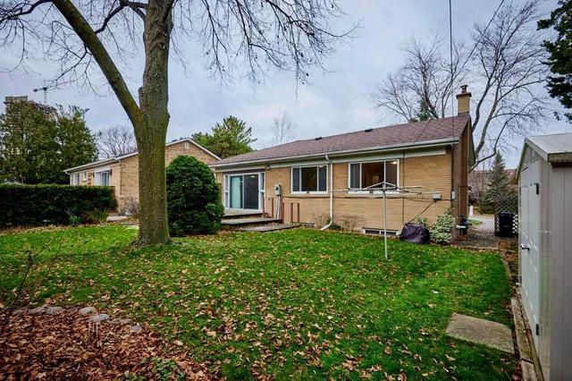 14 Moccasin Tr, House detached with 3 bedrooms, 2 bathrooms and 4 parking in Toronto ON | Image 17