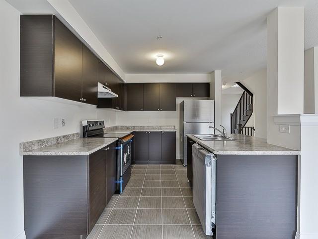 2 Jerseyville Way, Townhouse with 3 bedrooms, 3 bathrooms and 2 parking in Whitby ON | Image 6