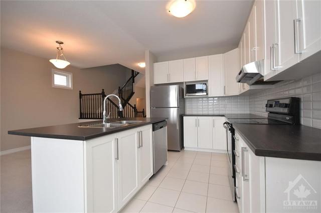 263 Hepatica Way, Townhouse with 3 bedrooms, 3 bathrooms and 3 parking in Ottawa ON | Image 10