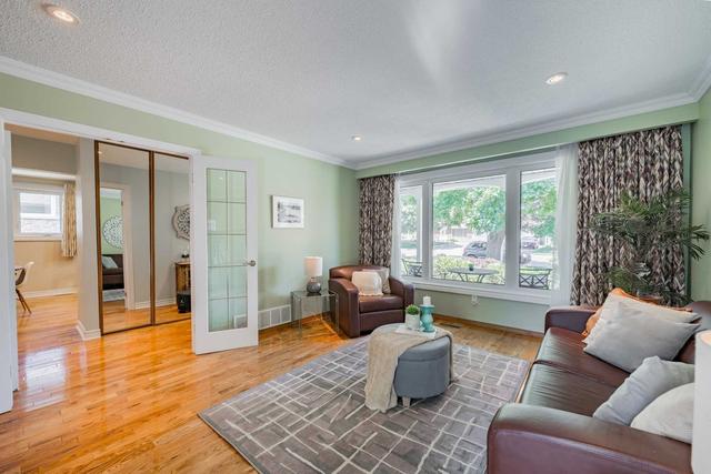 78 Millard St, House detached with 3 bedrooms, 2 bathrooms and 8 parking in Whitchurch Stouffville ON | Image 2