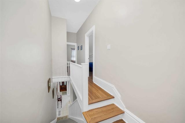12 Peel Ave, House attached with 3 bedrooms, 2 bathrooms and 1 parking in Toronto ON | Image 4