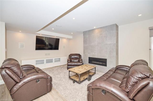 18 Valencia Drive, House detached with 4 bedrooms, 2 bathrooms and 5 parking in St. Catharines ON | Image 16