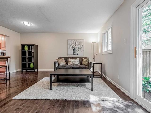 48 - 81 Hansen Rd N, Townhouse with 3 bedrooms, 2 bathrooms and 1 parking in Brampton ON | Image 5