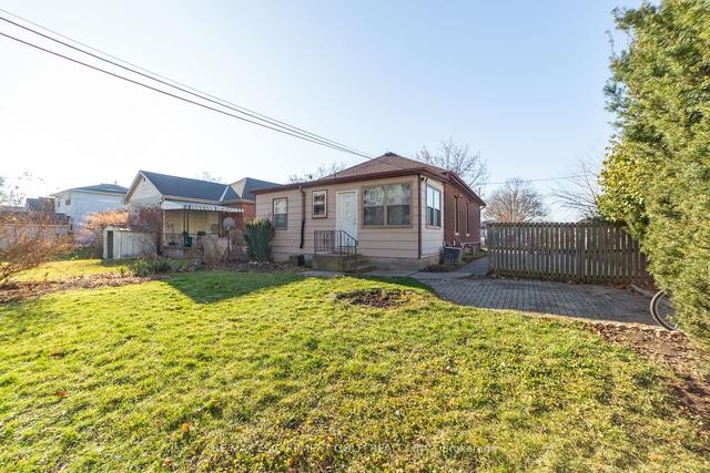 68 Gilkison St, House detached with 3 bedrooms, 1 bathrooms and 3 parking in Brantford ON | Image 16