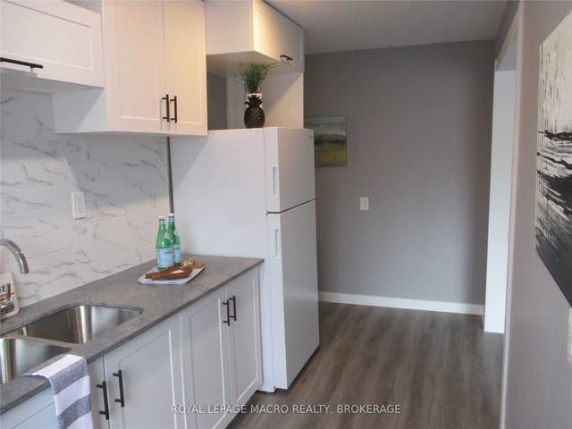 8 - 5 Applewood Ave, Condo with 1 bedrooms, 1 bathrooms and 1 parking in Hamilton ON | Image 24