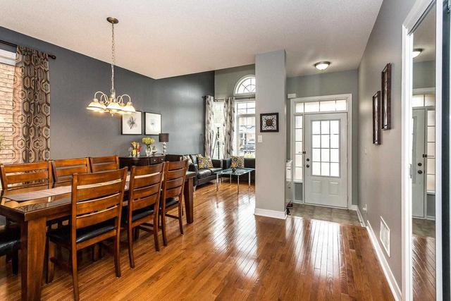 63 Amaranth Cres N, House detached with 4 bedrooms, 4 bathrooms and 4 parking in Brampton ON | Image 3