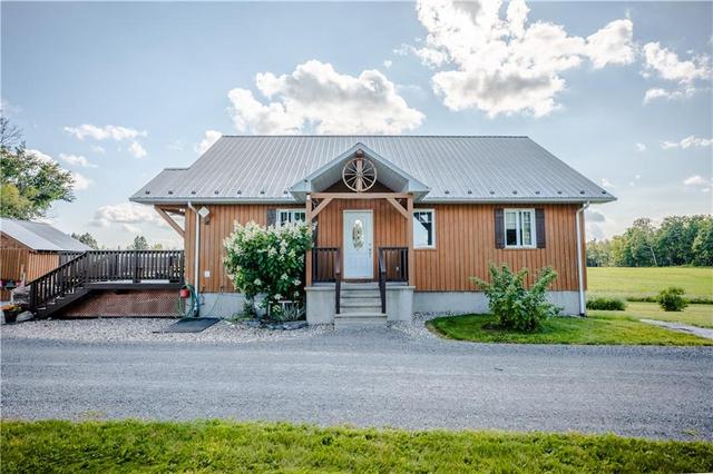 3668 Angel Road, House detached with 4 bedrooms, 2 bathrooms and 20 parking in North Glengarry ON | Image 1