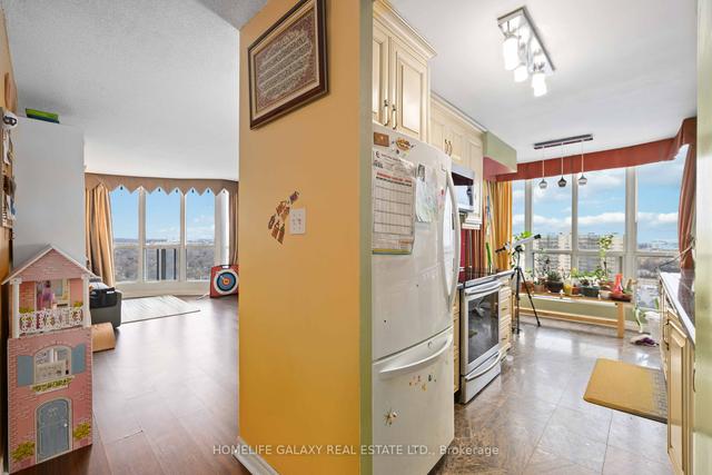 2210 - 1470 Midland Ave, Condo with 2 bedrooms, 2 bathrooms and 1 parking in Toronto ON | Image 3