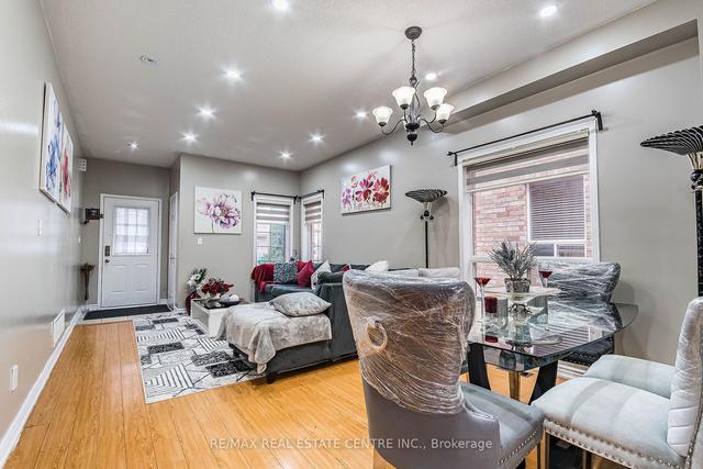 45 Commodore Dr, House semidetached with 4 bedrooms, 4 bathrooms and 4 parking in Brampton ON | Image 6
