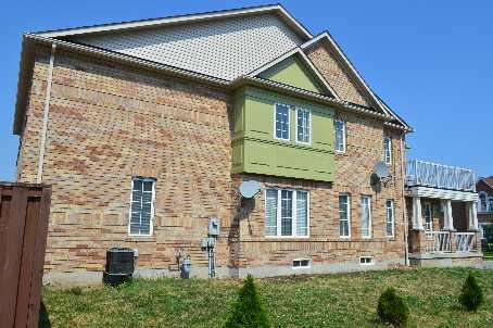 872 Bethany Cres, House semidetached with 4 bedrooms, 3 bathrooms and 3 parking in Mississauga ON | Image 2