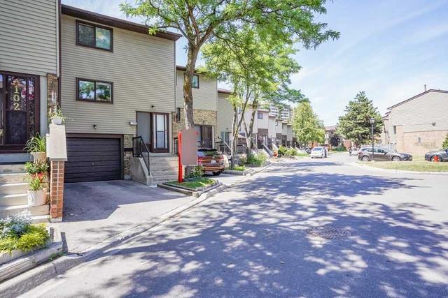 103 Carleton Pl, Townhouse with 3 bedrooms, 2 bathrooms and 2 parking in Brampton ON | Image 12