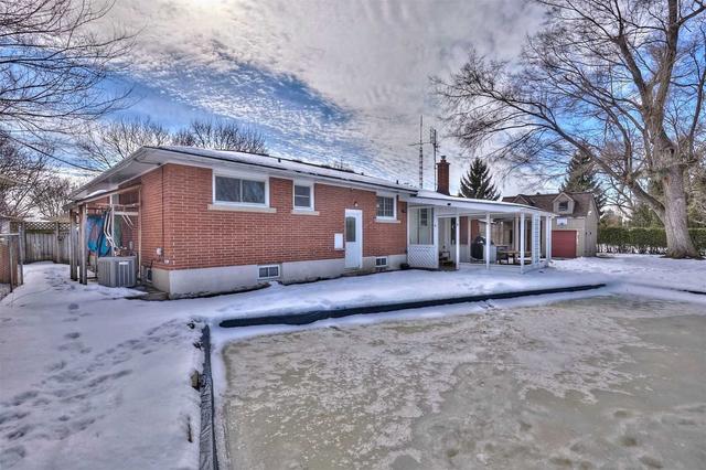 61 Royal Manor Dr, House detached with 3 bedrooms, 2 bathrooms and 7 parking in St. Catharines ON | Image 9