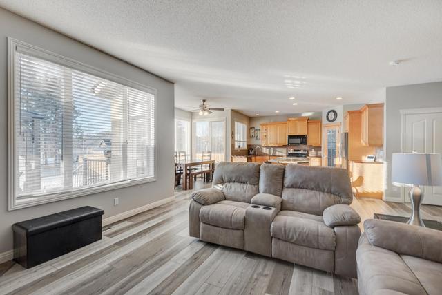 113 Cranleigh Bay Se, House detached with 4 bedrooms, 3 bathrooms and 4 parking in Calgary AB | Image 1