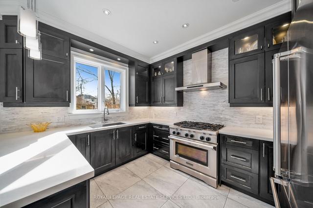 109 Burncrest Dr, House detached with 4 bedrooms, 4 bathrooms and 4 parking in Toronto ON | Image 5