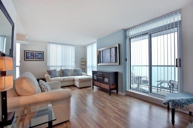 1604 - 4850 Glen Erin Dr, Condo with 2 bedrooms, 2 bathrooms and 1 parking in Mississauga ON | Image 2