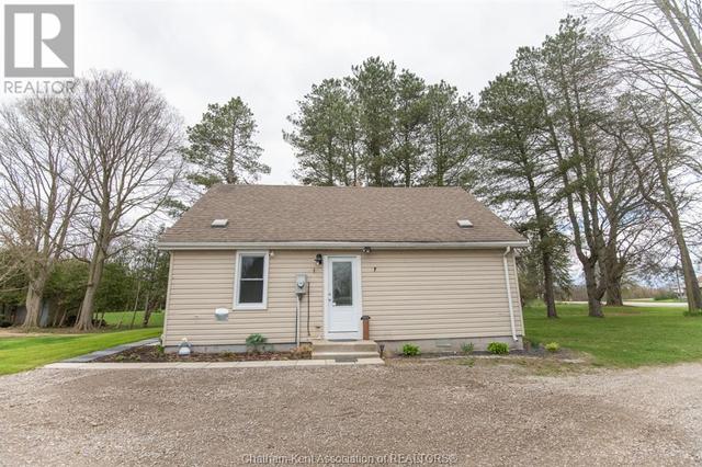 12969 Longwoods Road, House detached with 3 bedrooms, 1 bathrooms and null parking in Chatham Kent ON | Image 5