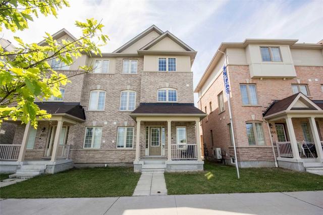 862 Audley Rd N, House semidetached with 3 bedrooms, 3 bathrooms and 1 parking in Ajax ON | Image 2