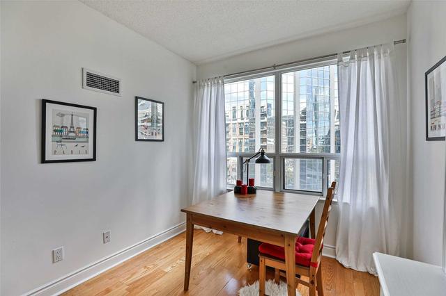 701 - 2 Aberfoyle Cres, Condo with 2 bedrooms, 2 bathrooms and 1 parking in Toronto ON | Image 8