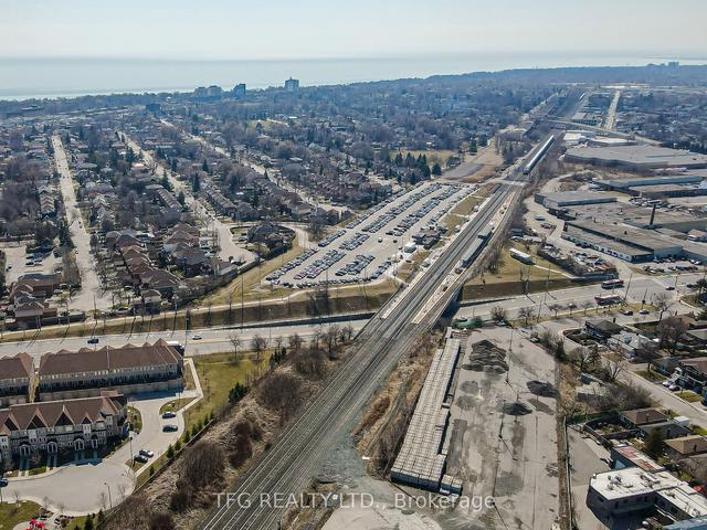 482 - 1 Greystone Walk Dr, Condo with 2 bedrooms, 2 bathrooms and 1 parking in Toronto ON | Image 33