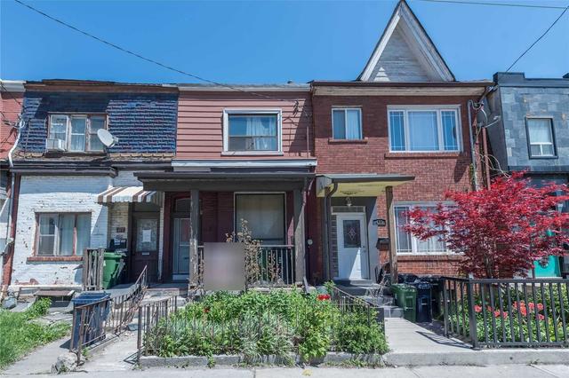 477 Bathurst St, House attached with 3 bedrooms, 2 bathrooms and 2 parking in Toronto ON | Image 2