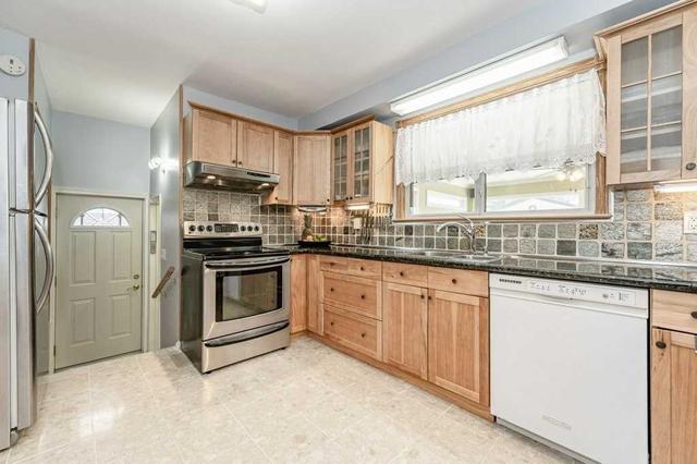 7 Lagos Rd, House detached with 3 bedrooms, 3 bathrooms and 8 parking in Toronto ON | Image 3
