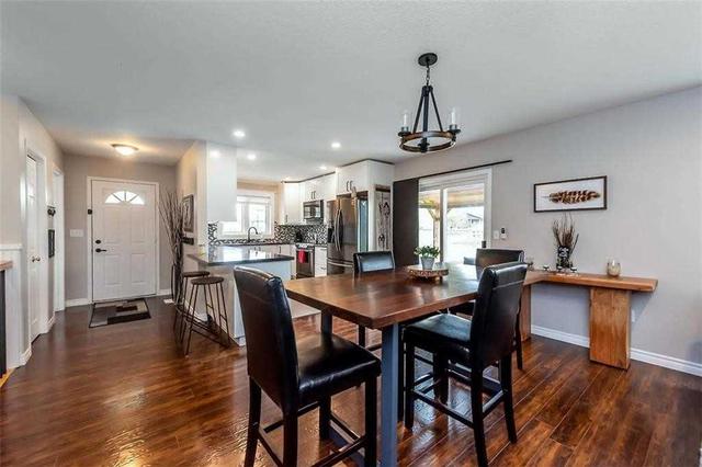 1 Anderson Cres, House detached with 2 bedrooms, 3 bathrooms and 7 parking in West Lincoln ON | Image 2