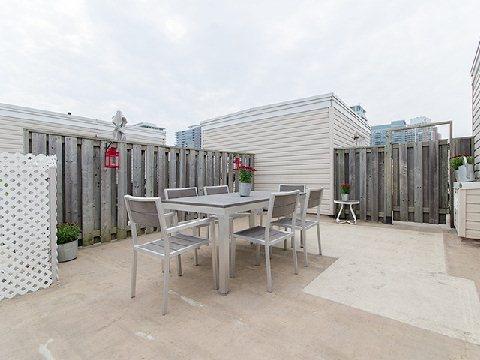 th528 - 10 Douro St, Townhouse with 3 bedrooms, 2 bathrooms and 1 parking in Toronto ON | Image 8