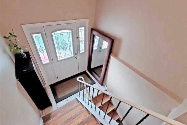 236 Cherokee Blvd, House semidetached with 3 bedrooms, 3 bathrooms and 3 parking in Toronto ON | Image 15