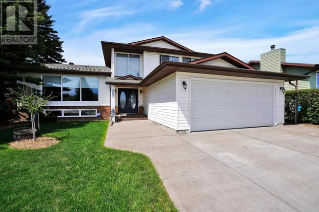 5904 56 Street, House detached with 5 bedrooms, 3 bathrooms and 2 parking in Rocky Mountain House AB | Card Image