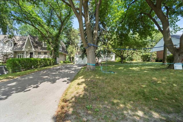 2 Ainsley Gdns, House detached with 3 bedrooms, 1 bathrooms and 5 parking in Toronto ON | Image 32