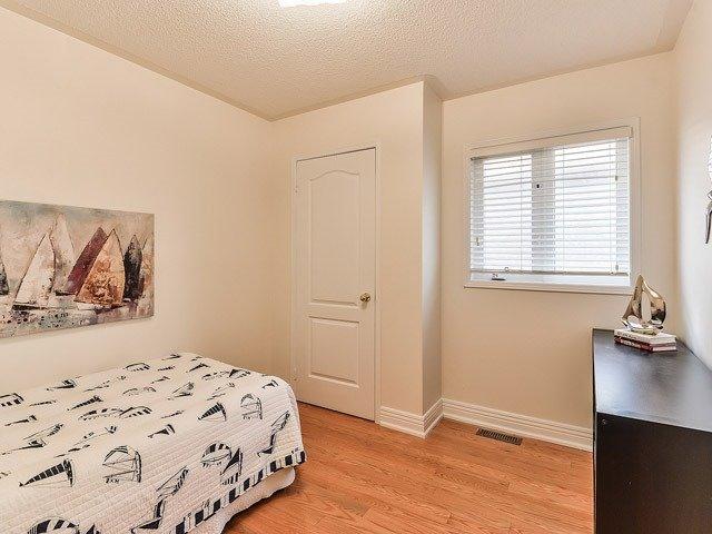 2312 Bur Oak Ave, House semidetached with 3 bedrooms, 3 bathrooms and 3 parking in Markham ON | Image 17