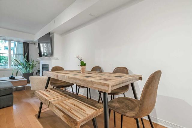 th37 - 208 Niagara St, Townhouse with 1 bedrooms, 1 bathrooms and 1 parking in Toronto ON | Image 2