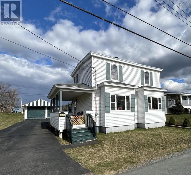 92 Victoria Street, House detached with 3 bedrooms, 1 bathrooms and null parking in Cumberland, Subd. B NS | Image 1
