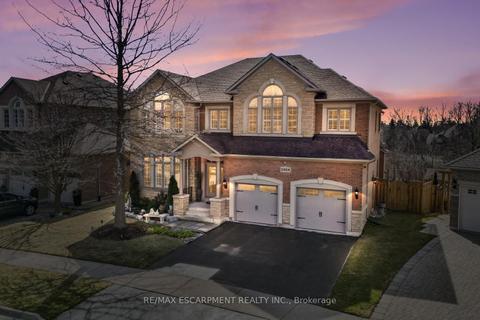 2404 Valley Forest Way, Oakville, ON, L6H6W9 | Card Image