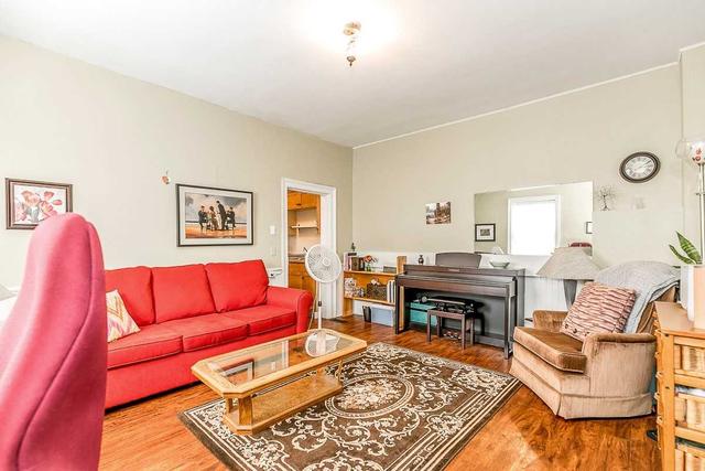 445-447 Timothy St, House detached with 4 bedrooms, 4 bathrooms and 6 parking in Newmarket ON | Image 6