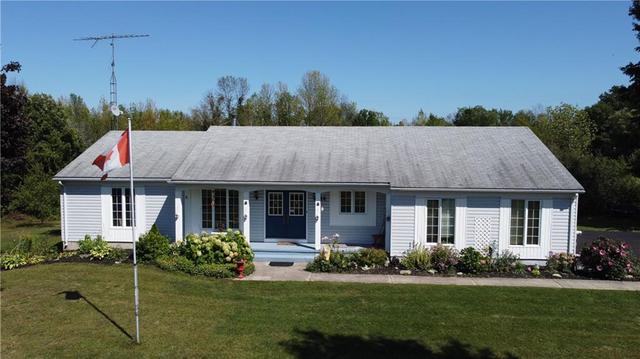 14 Polk Crescent, House detached with 2 bedrooms, 2 bathrooms and 6 parking in Rideau Lakes ON | Card Image