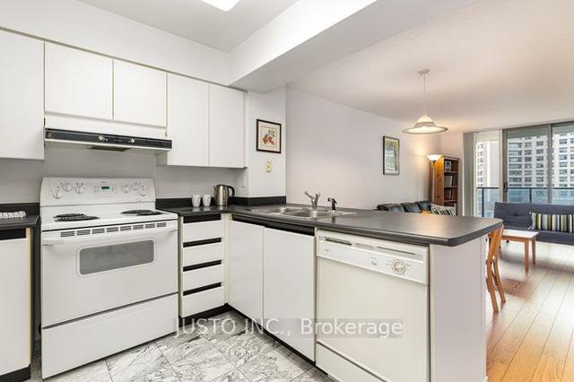 1108 - 750 Bay St, Condo with 1 bedrooms, 1 bathrooms and 1 parking in Toronto ON | Image 16