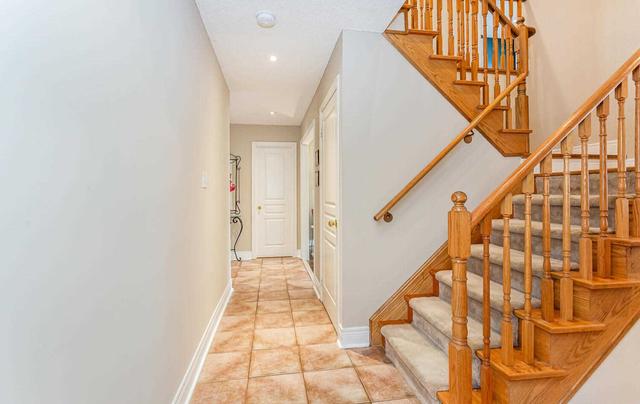 2442 Nichols Dr, House detached with 4 bedrooms, 5 bathrooms and 4 parking in Oakville ON | Image 7