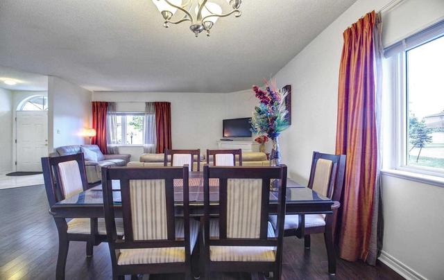 12 Tower Gate, Townhouse with 2 bedrooms, 3 bathrooms and 2 parking in Brampton ON | Image 5
