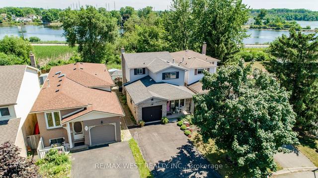 18 Lampman Cres, House detached with 3 bedrooms, 2 bathrooms and 5 parking in Thorold ON | Image 1