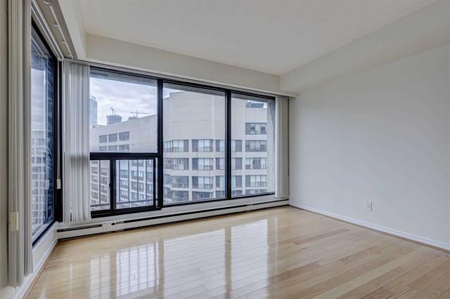 3506 - 65 Harbour Sq, Condo with 2 bedrooms, 2 bathrooms and 1 parking in Toronto ON | Image 27