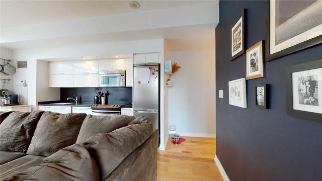 301 - 25 Capreol Crt, Condo with 2 bedrooms, 2 bathrooms and 1 parking in Toronto ON | Image 39