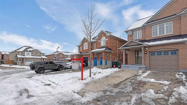 8 Timbertop Cres, House semidetached with 4 bedrooms, 3 bathrooms and 4 parking in Brampton ON | Image 12